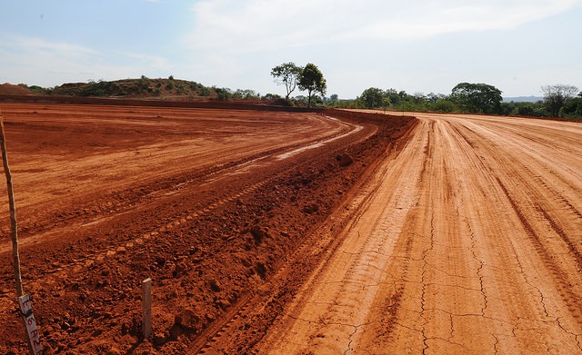 Primeira unidade de 25 mil m² do Aterro Oeste está 60% concluída
