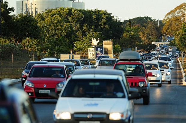 Farol Baixo Der Df Faz A Es Educativas Sobre Uso Obrigat Rio Durante