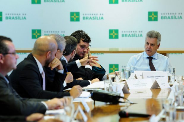 Rollemberg e Caixa Econômica tratam de parcerias no valor de R$ 2,5 bi para obras no DF