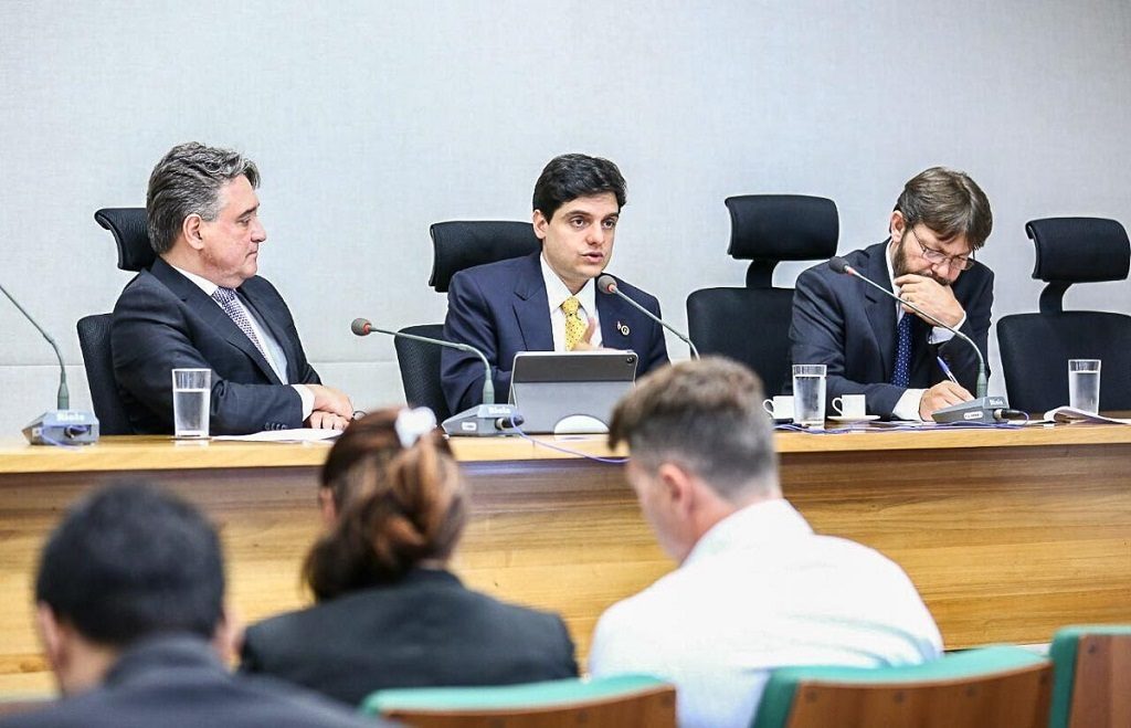 Comissão vai investigar dispensa de licenciamento ambiental para obra na orla do Lago