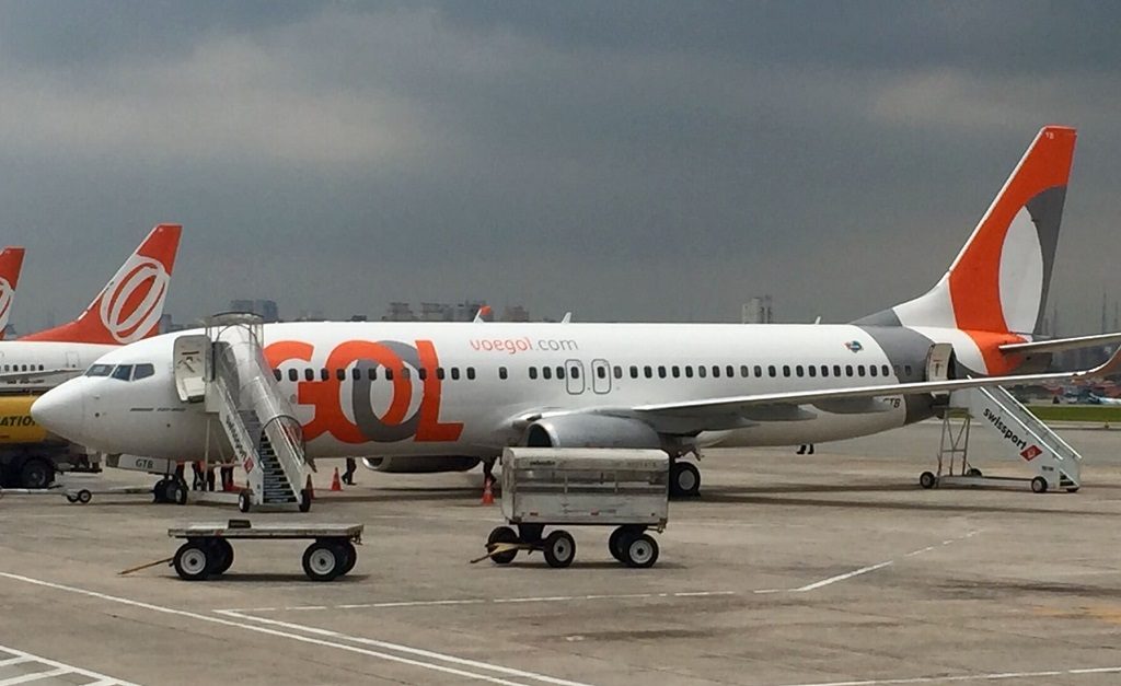 Companhias ameaçam aumentar passagens de voos se tributo sobre aluguel de aviões subir