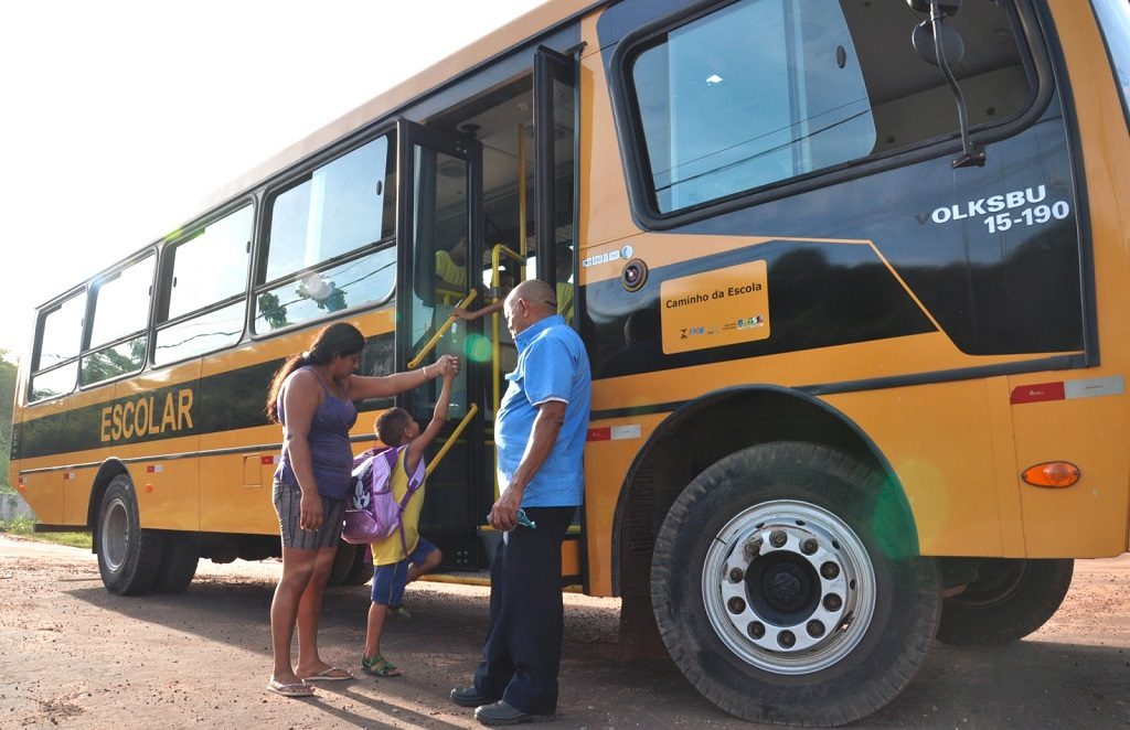 Secretaria de Educação não pode interromper o transporte escolar para alunos da Estrutural
