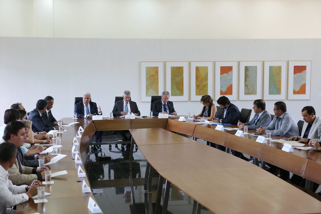 DF e Goiás definem projetos para gestão de resíduos sólidos em 2017