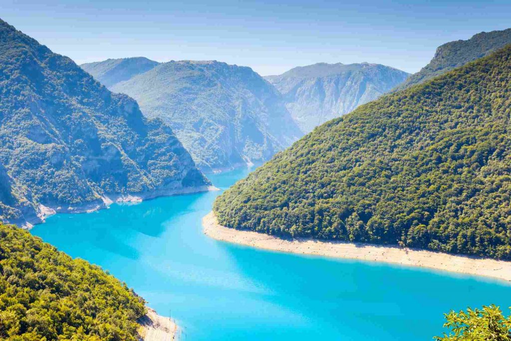 Vacation spots for outdoorsy families