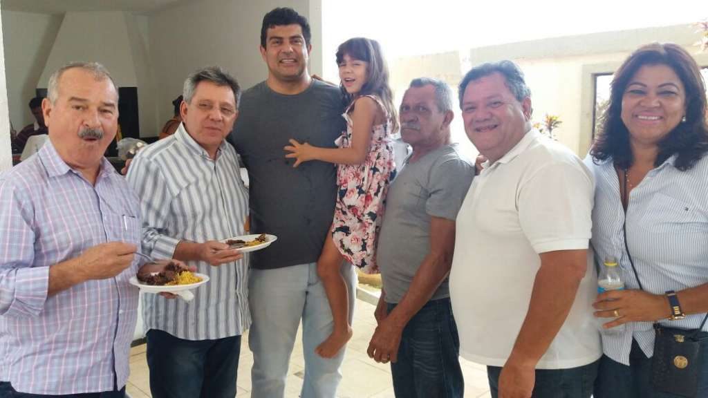Aniversário de blogueiro reúne políticos, lideranças e jornalistas