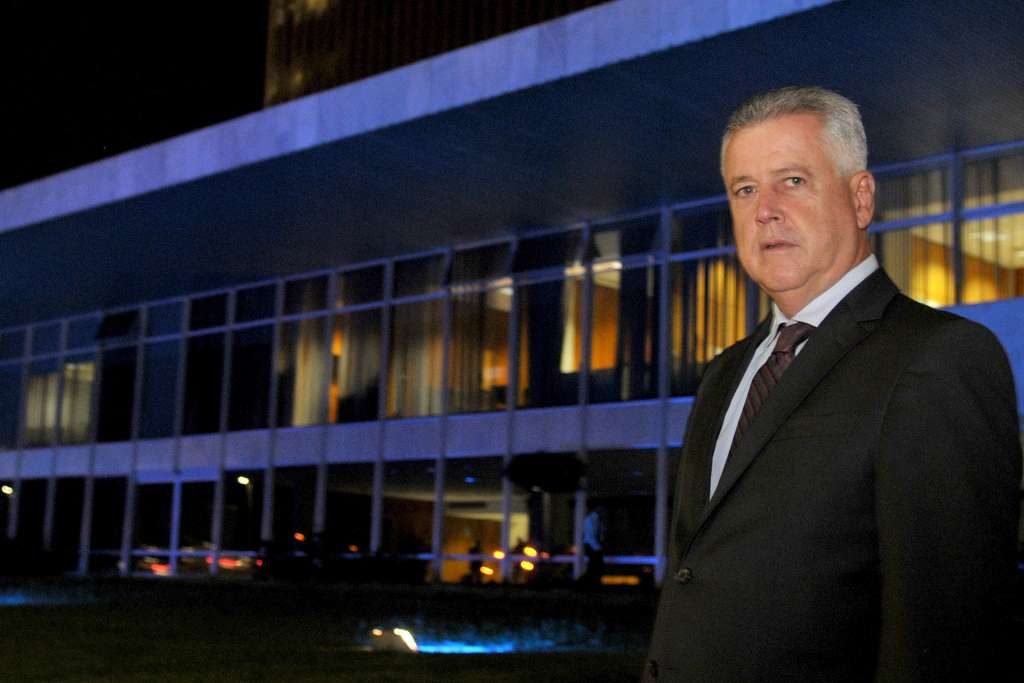 Palácio do Buriti fica azul para alertar sobre a crise hídrica em Brasília