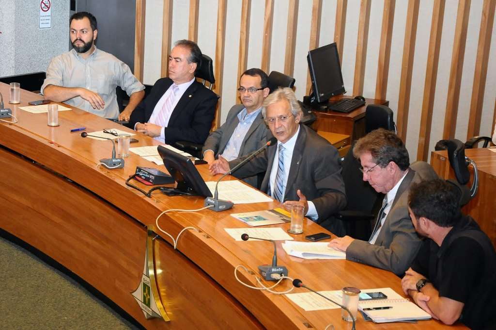 Câmara Legislativa discute o Sistema de Estacionamento Rotativo Pago de Veículos