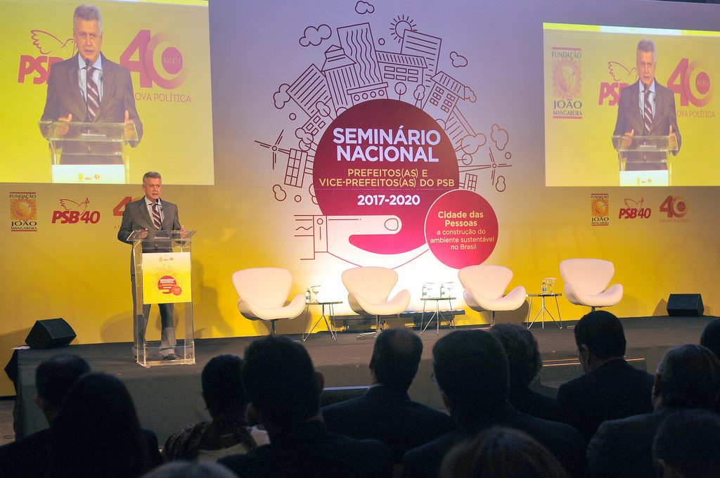 Rollemberg participa de seminário que reúne prefeitos e vices do PSB