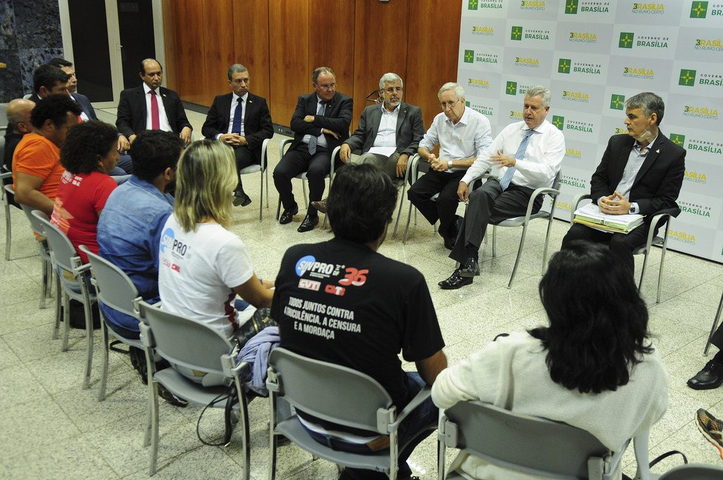 Rollemberg apresenta nova proposta aos professores em greve