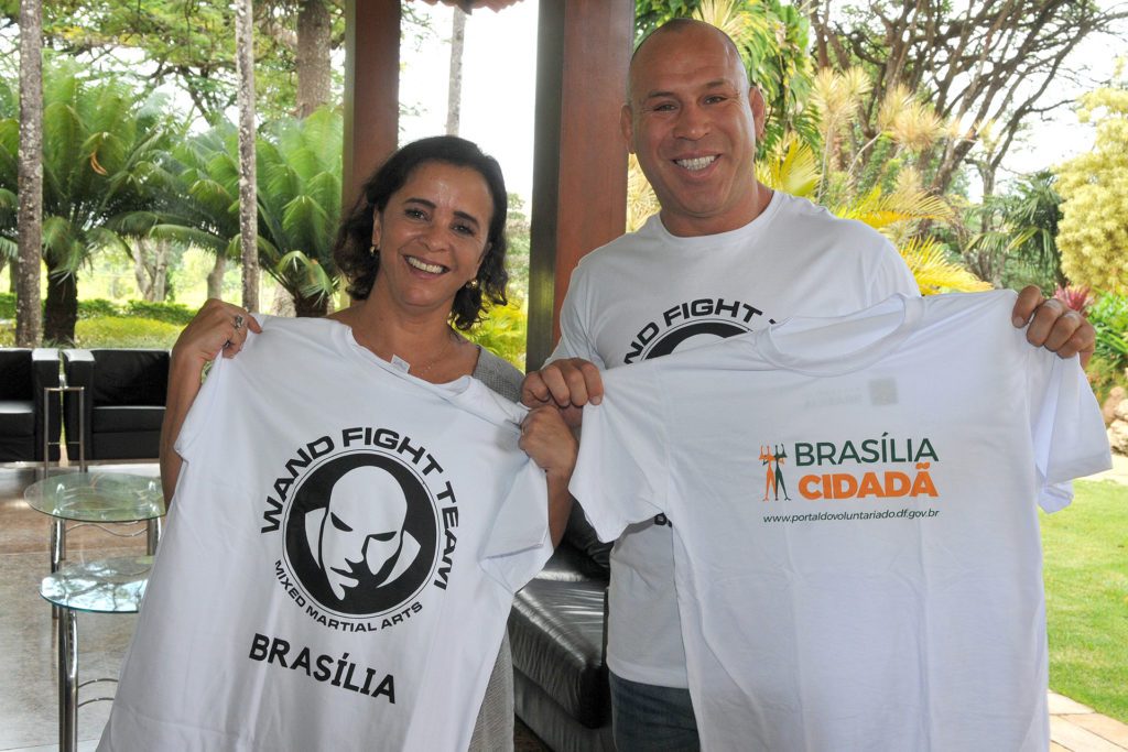 Márcia Rollemberg apresenta Portal do Voluntariado a Wanderlei Silva