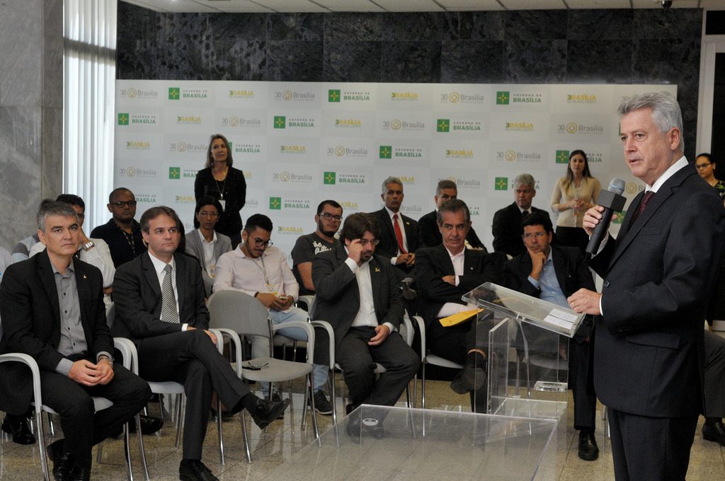 Regularização fundiária e venda direta de lotes avançam no DF