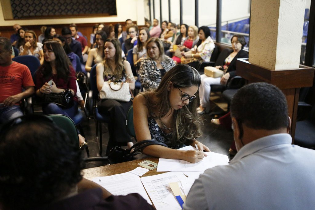 Secretaria de Saúde começa a nomear aprovados em concurso público
