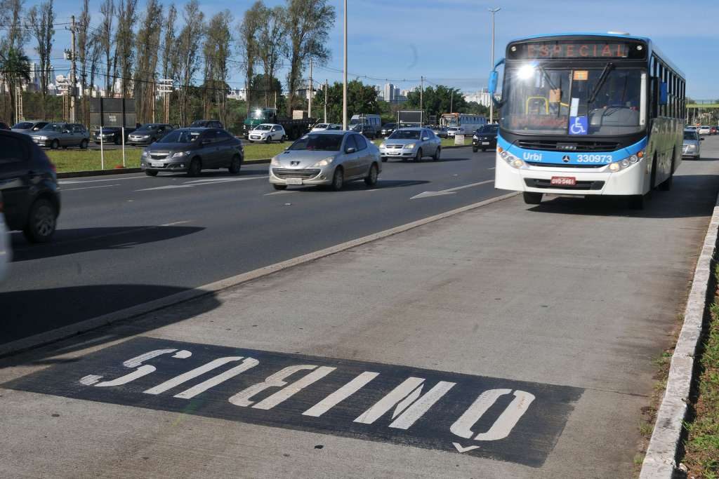TJ suspende lei que estabelece horários para utilização da faixa exclusiva de ônibus