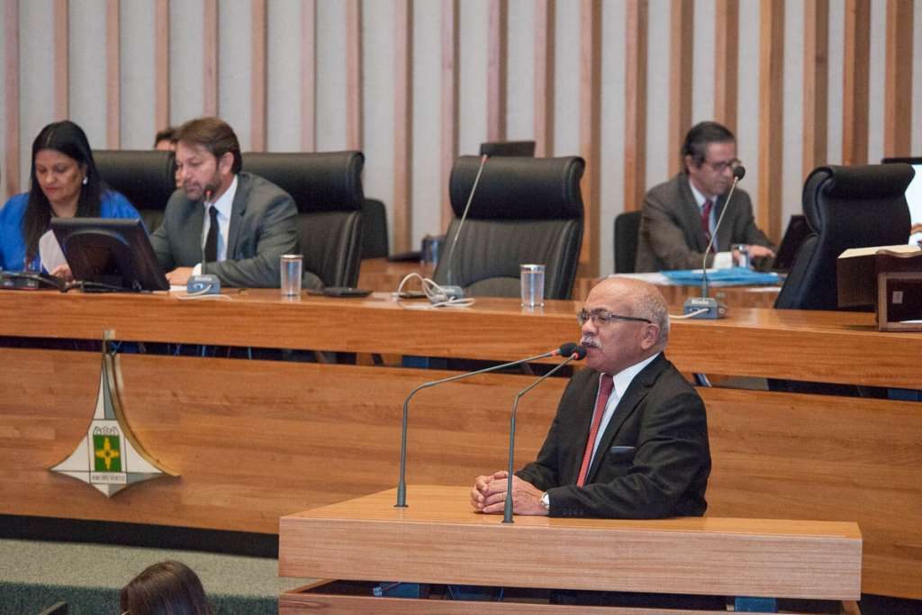 Boato sobre privatização da CEB e da Caesb repercute entre os distritais