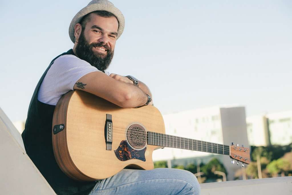Início da semana com música ao vivo no JK Shopping