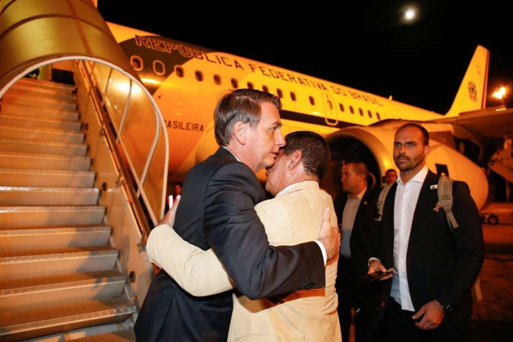 Bolsonaro chega nesta segunda à Suíça; Mourão assume a Presidência