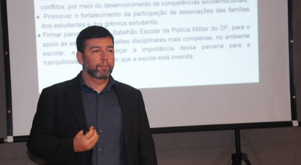 Secretário de Educação divulga lista do comando nas Regionais de Ensino do DF