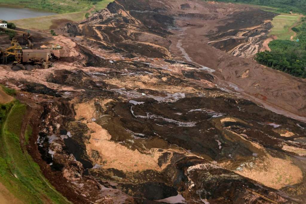 GDF coloca Defesa Civil à disposição após rompimento em Brumadinho (MG)