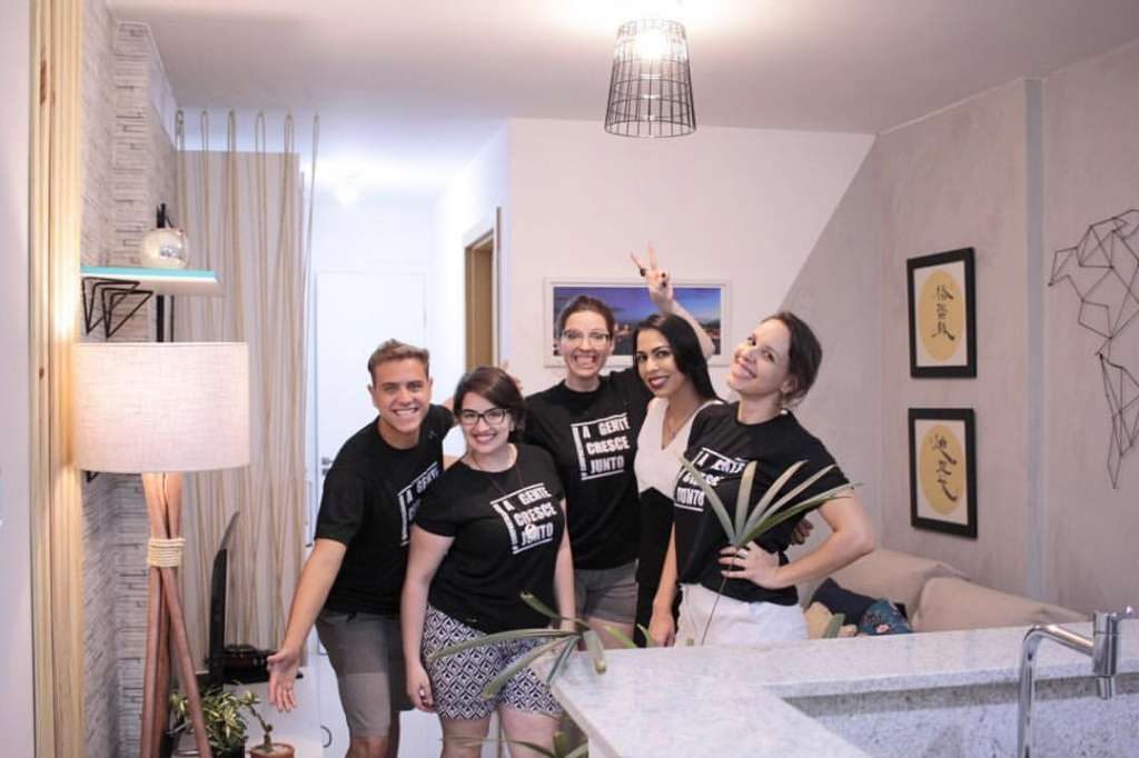 Arquiteta dá dicas de decoração e arrecada brinquedos e alimentos para APAE