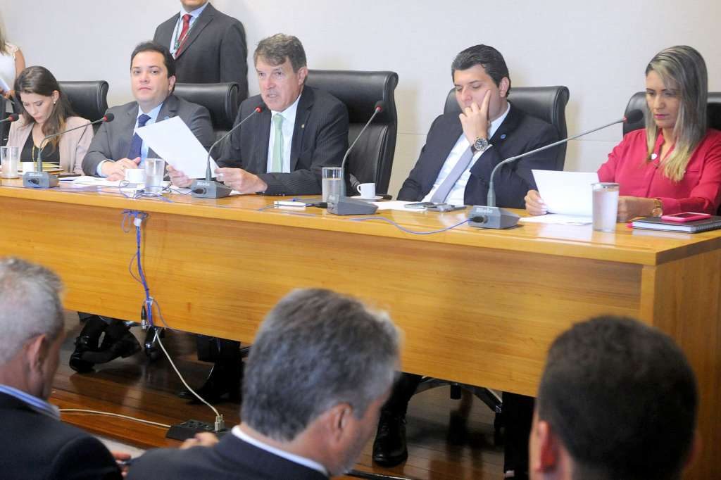 CEOF da Câmara Legislativa aprova cronograma de trabalho anual