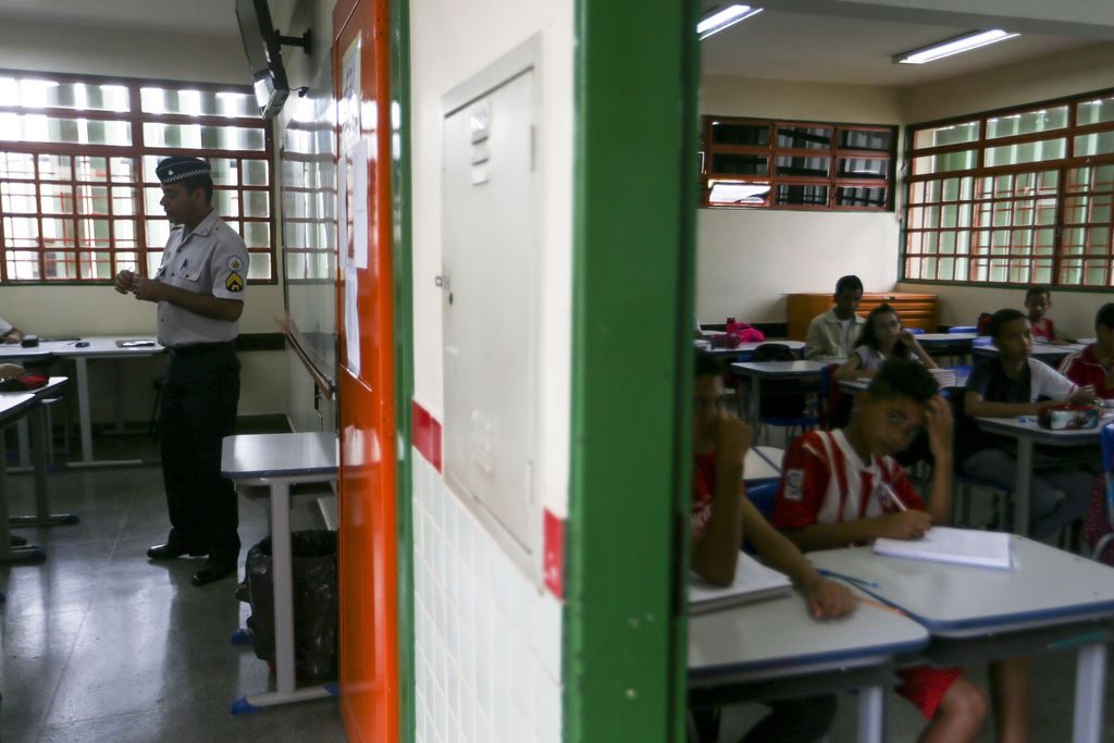 85% da população aprova a gestão compartilhada nas escolas do DF, aponta pesquisa Exata