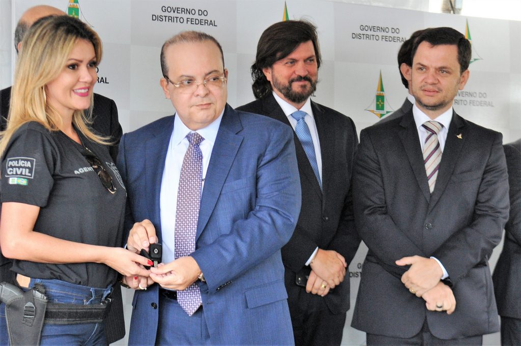 GDF entrega 109 novas viaturas à Polícia Civil