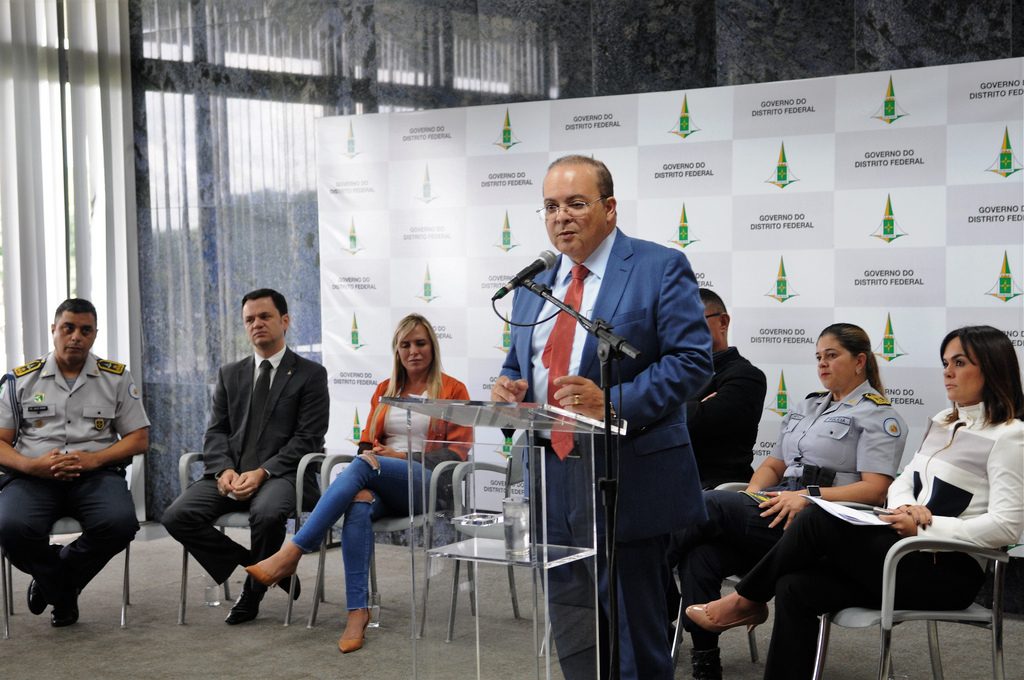 Governador delega competência ao controlador-geral do DF para julgar casos de demissão