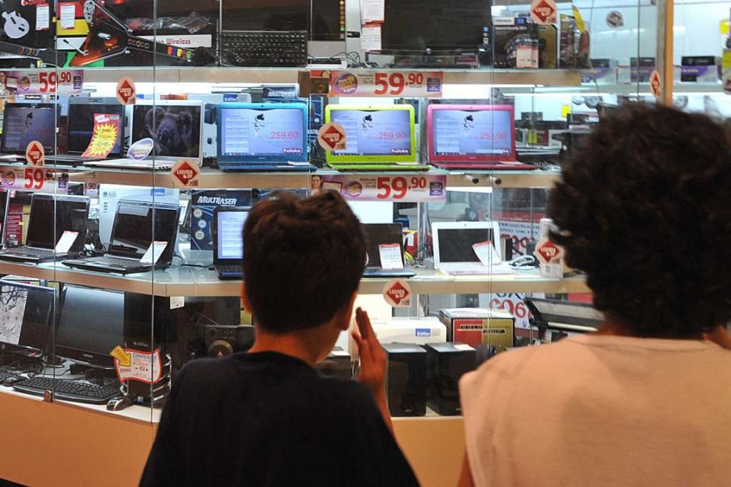 Intenção de consumo das famílias cresce 2,7% de janeiro para fevereiro