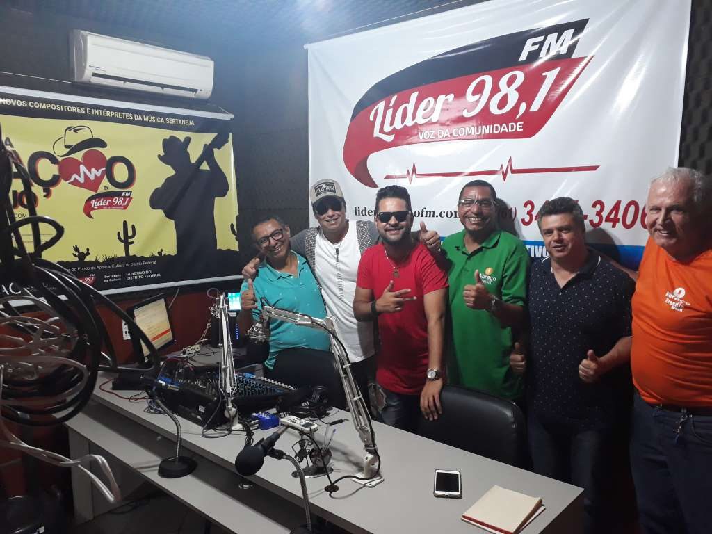 Danillo e Santhiago lançam parceria no Coração Sertanejo, da Líder FM