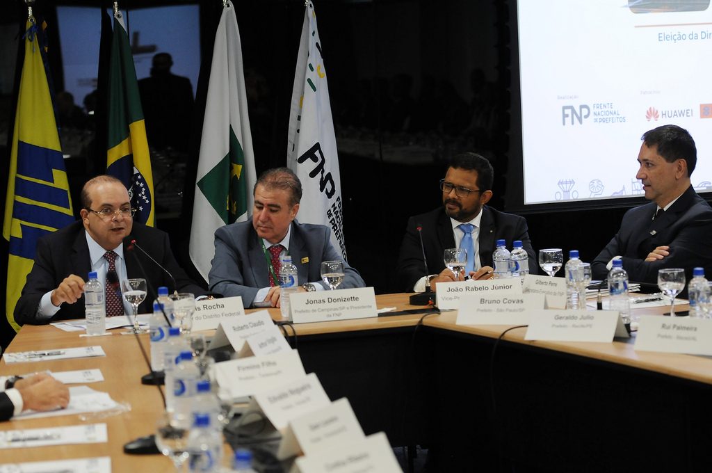 Ibaneis Rocha participa de encontro com prefeitos de todo o país