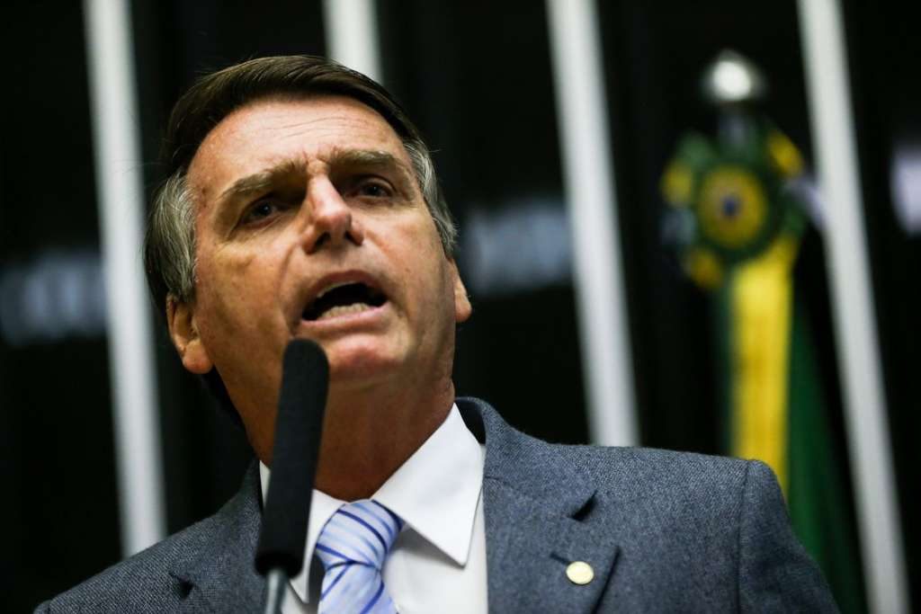 Bolsonaro viaja ao Chile para se reunir com líderes da América do Sul