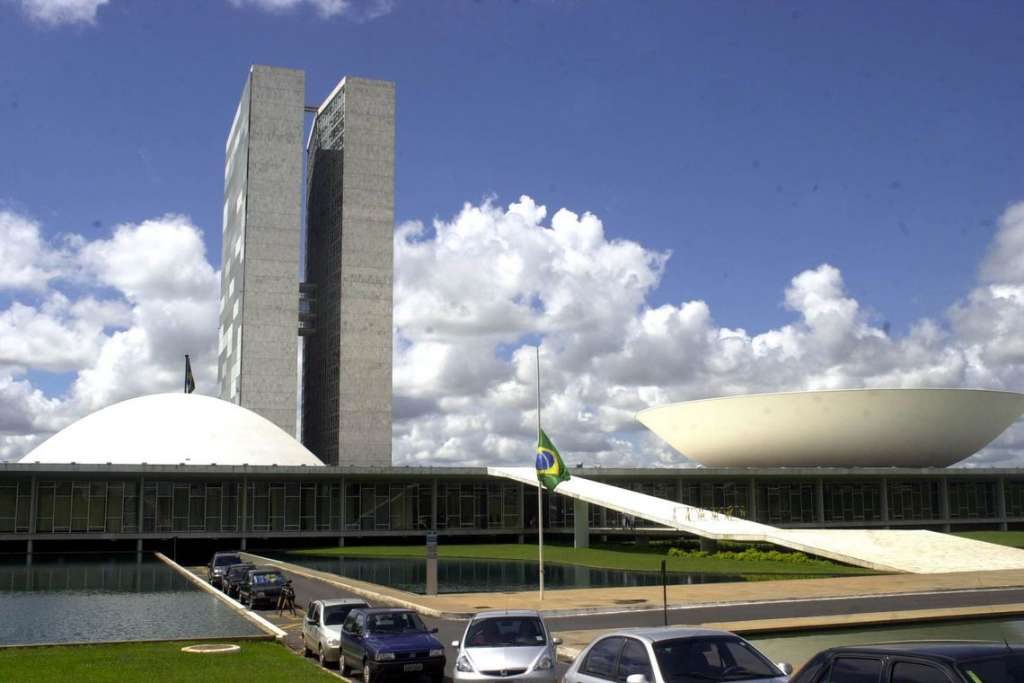 Visita de Guedes, CPI e pauta de mulheres devem movimentar Senado