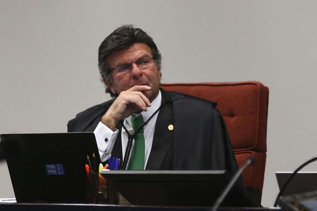Luiz Fux vota contra flexibilização da Lei da Ficha Limpa no STF e placar vai a 2 a 0