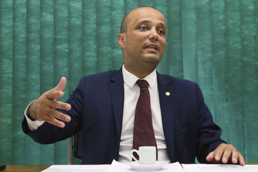 ENTREVISTA | “Base está sendo construída”, diz deputado Major Vitor Hugo