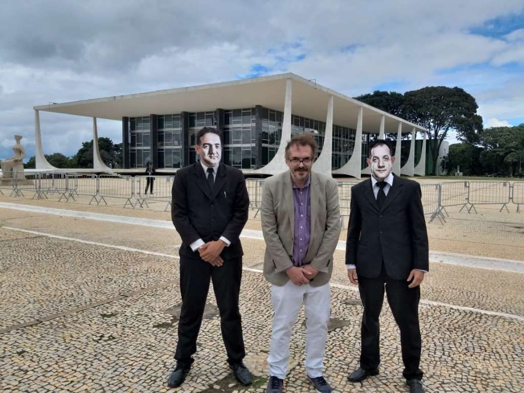 Traidores da Pátria percorre as ruas de Brasília