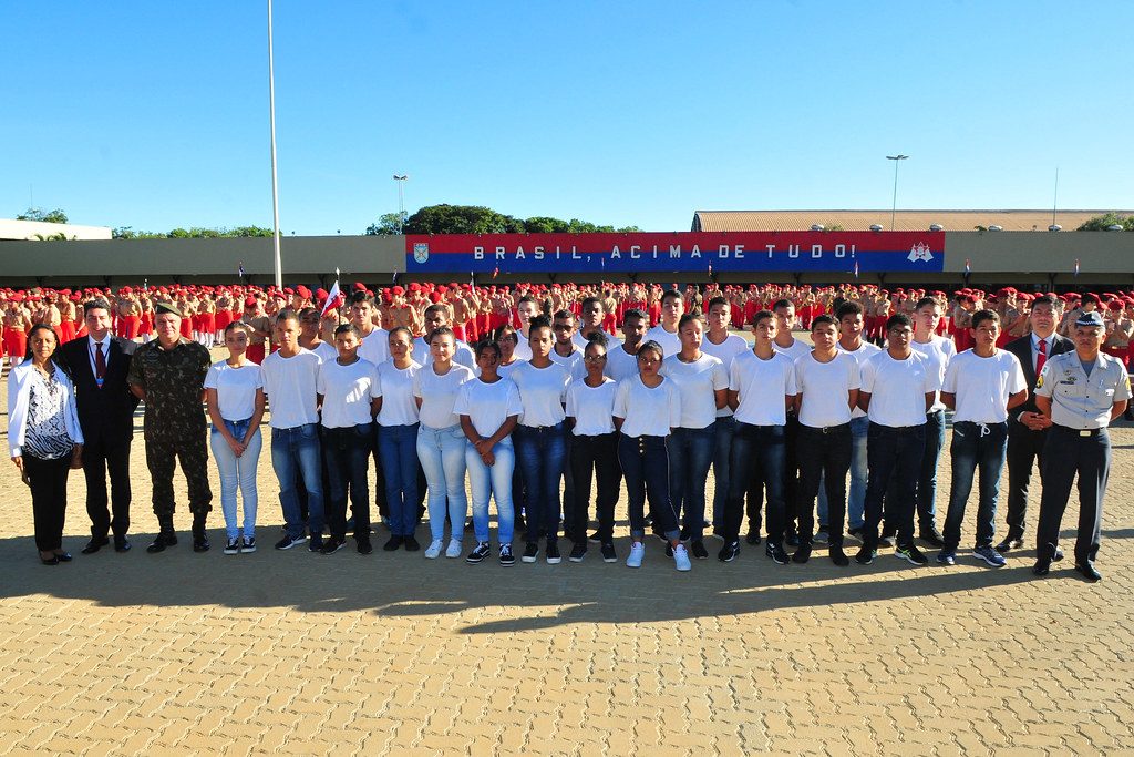 Alunos do CEd 7 visitam Colégio Militar de Brasília