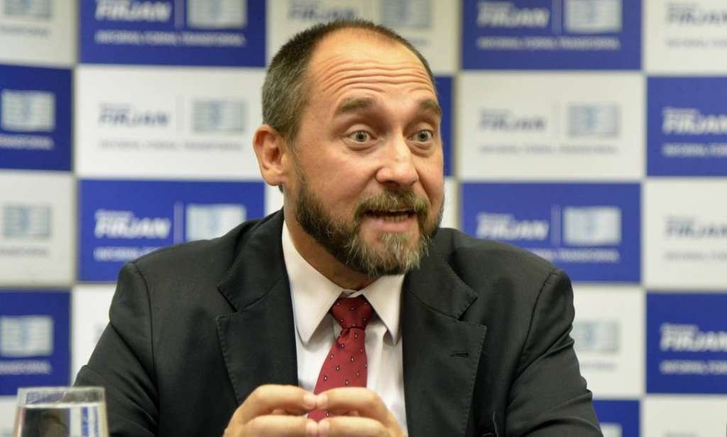 Ex-advogado-geral da União desmente fake news contra governador do DF: “mentira grosseira”