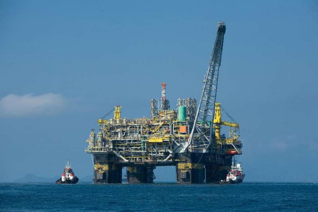 Produção de petróleo cresce 2,8% de fevereiro para março