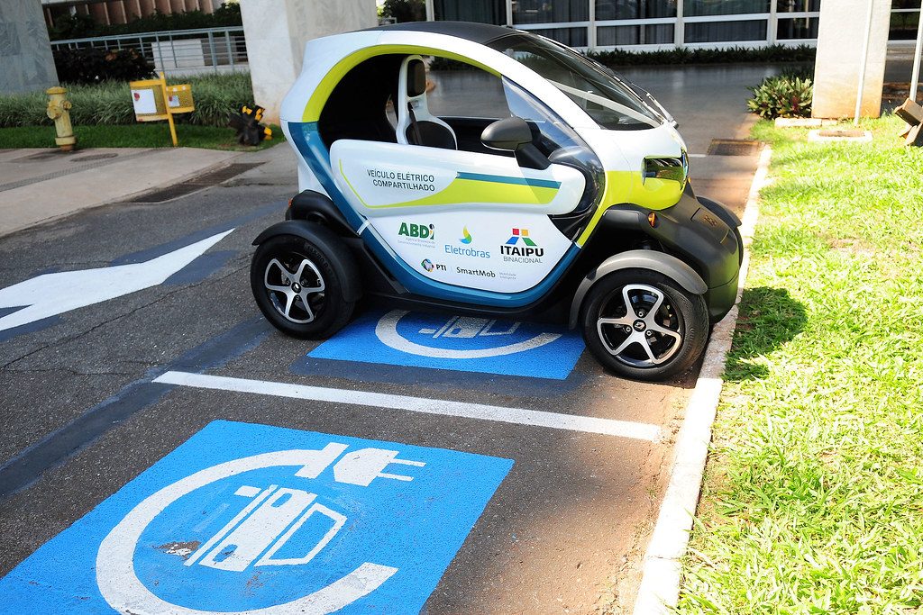 Brasília a caminho de ser pioneira no uso compartilhado de veículo elétrico
