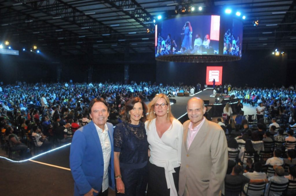 Governador em exercício destaca a importância de igrejas em evento religioso