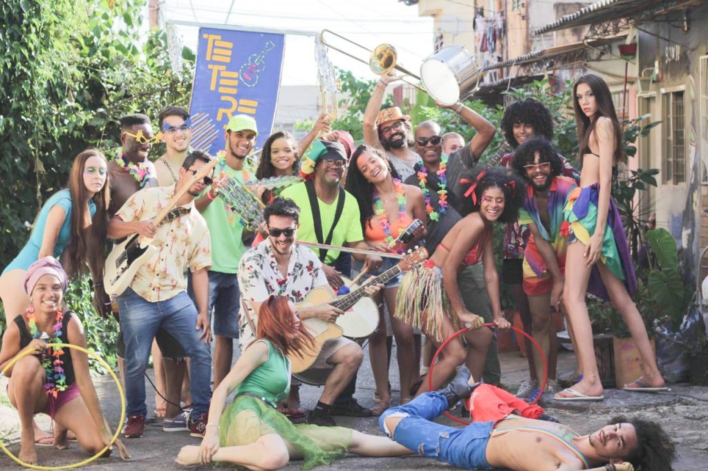Grupo 7 na Roda e bloco Teteretê comandam a “Farrinha no Quintal” neste domingo