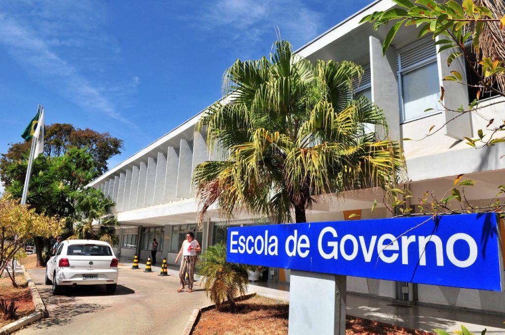 Servidores têm até 6 de janeiro para se inscrever nos cursos da Egov