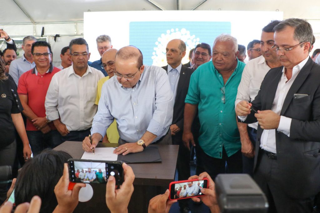 Governador Ibaneis assina ordem de serviço para o Túnel de Taguatinga