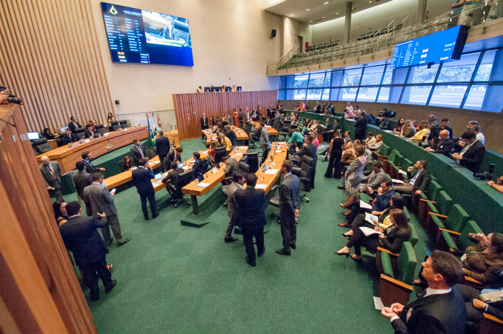 Derrubada de veto “testa” painel eletrônico da Câmara Legislativa