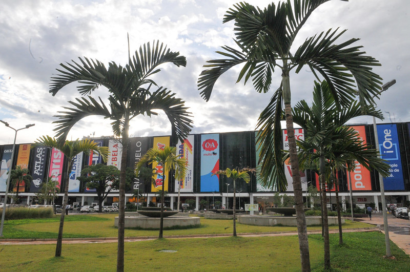 Praça Lúcio Costa é adotada pelo Conjunto Nacional