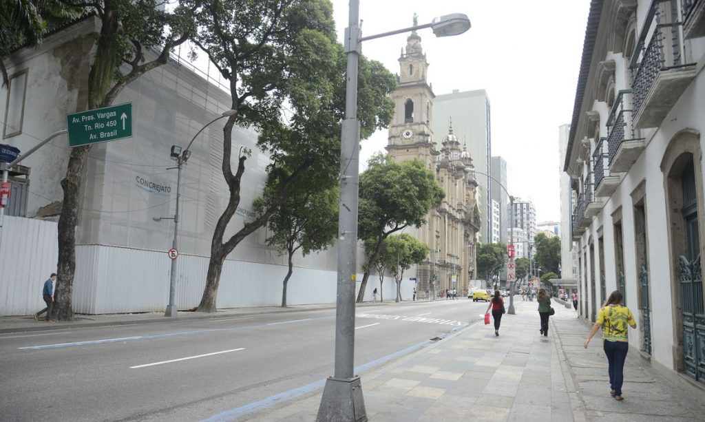 Em uma semana, comércio do Rio teve queda de 50% na demanda