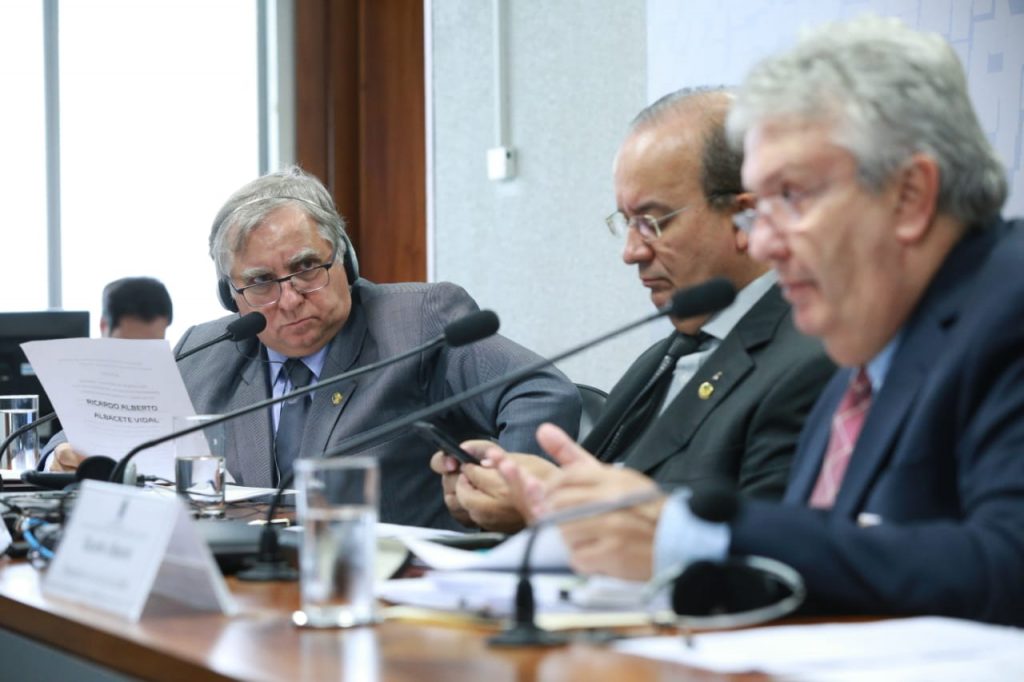 Dono da LaMia culpa controladora de voo por acidente com a Chapecoense
