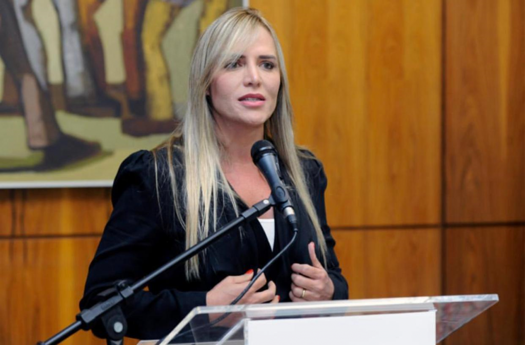 Covid 19: É justo as escolas particulares continuarem cobrando o mesmo valor das mensalidades?