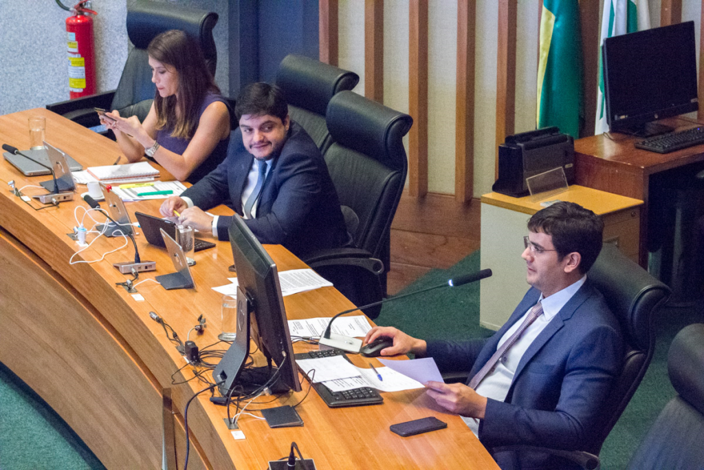 Deputados aprovam desconto nas mensalidades escolares em primeiro turno