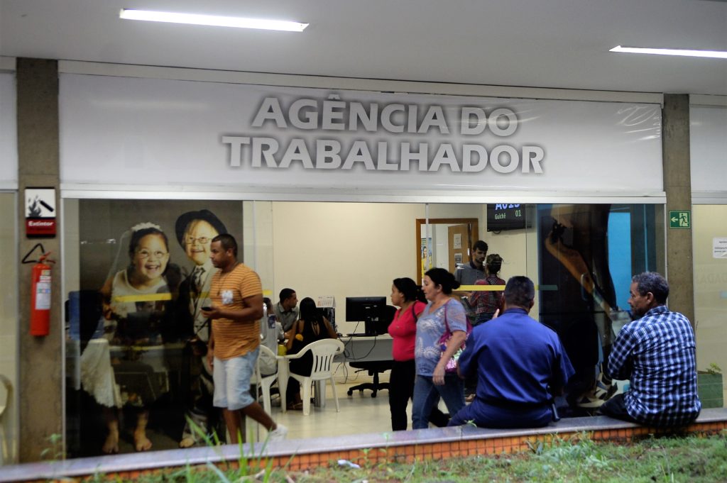 Agência dos trabalhador | Maioria das vagas de emprego exige apenas ensino fundamental